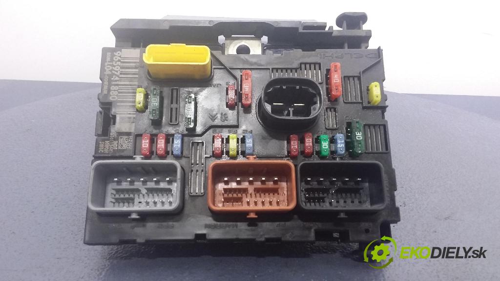 Peugeot 307 2005 skrinka Poistky: 9659741880