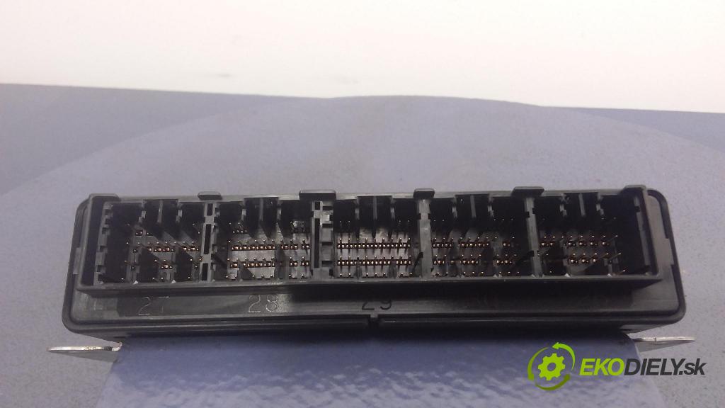 Mitsubishi Grandis 2008 riadiaca jednotka Motor: 8631A136