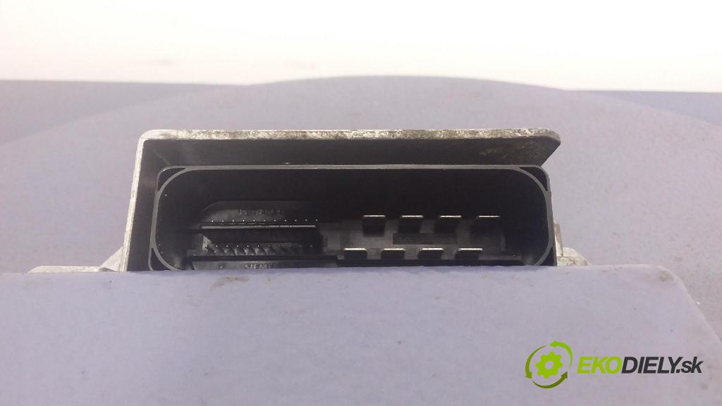 Volkswagen Passat 2008 riadiaca jednotka 3C0907801B