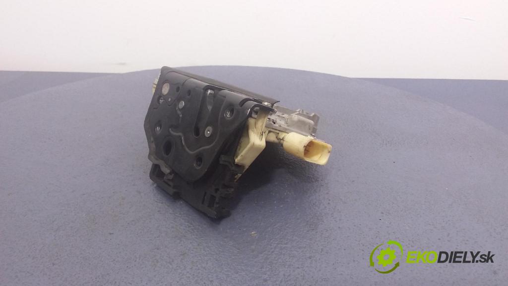 Volkswagen Passat 2008 zámok dvere Predné Vľavo: 3C1837015B