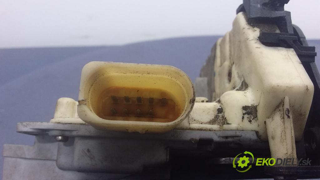 Volkswagen Passat 2008 zámok dvere Predné Vľavo: 3C1837015B