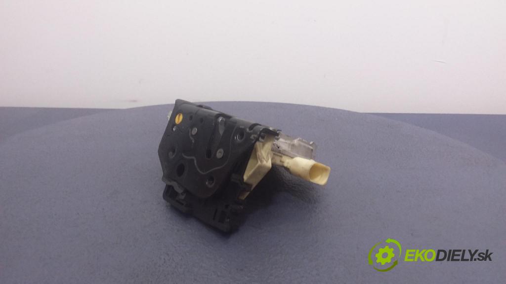 Volkswagen Passat 2008 zámok dvere zad Vľavo: 3C4839015B