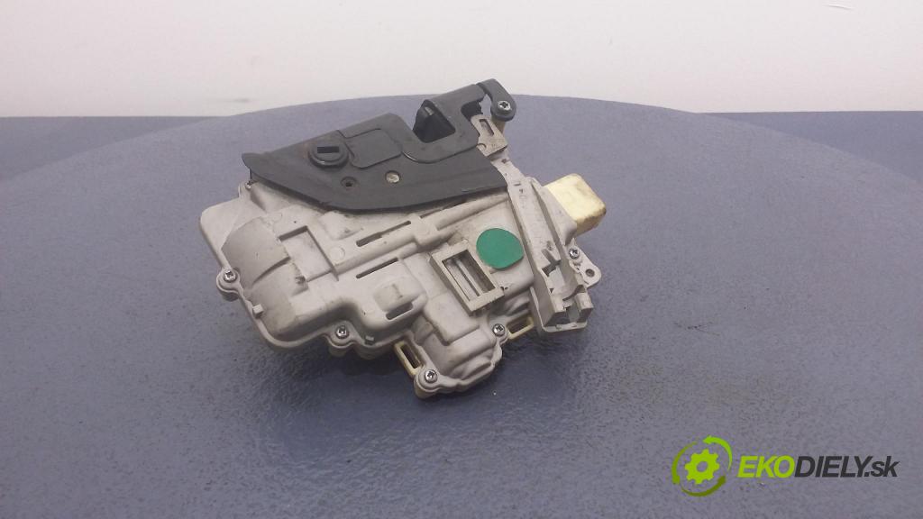 Volkswagen Passat 2008 zámok dvere zad v pravo: 3C4839016B