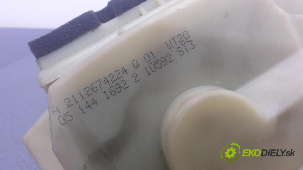 Mercedes-benz E 320 2003 Páka: Zmeny: A2112674224