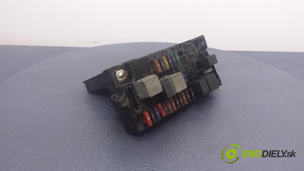 Mercedes-benz E 320 2003 skrinka Poistky: 2115453101