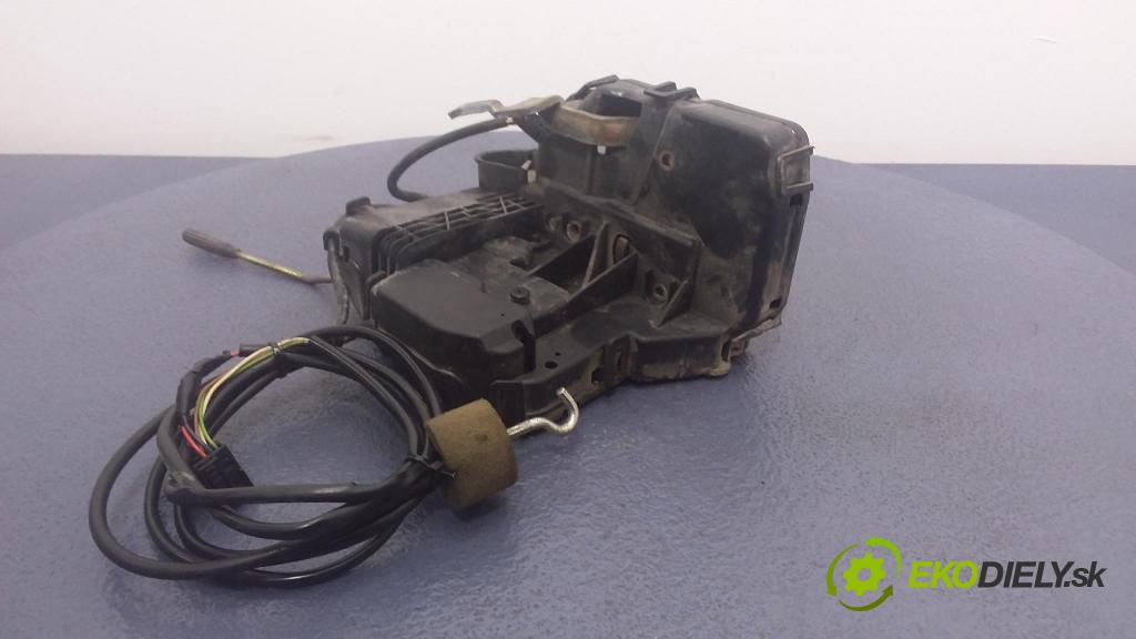 Mercedes-benz E 320 2003 zámok dvere Predné Vľavo: 01