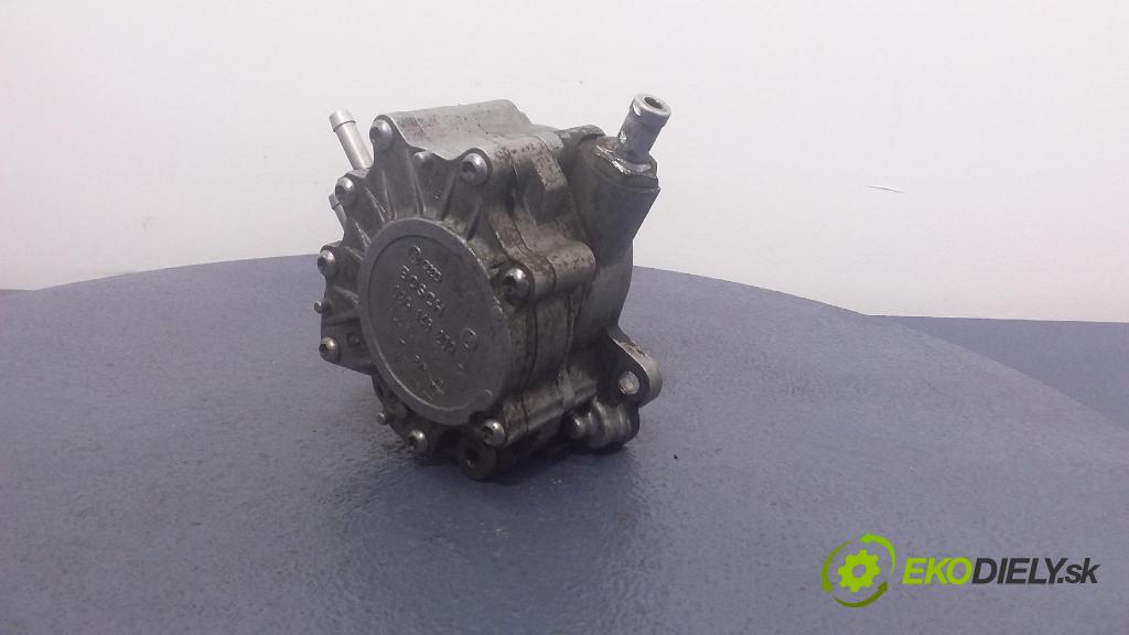 Mitsubishi Grandis 2007 čerpadlo vákuová 03G145209C