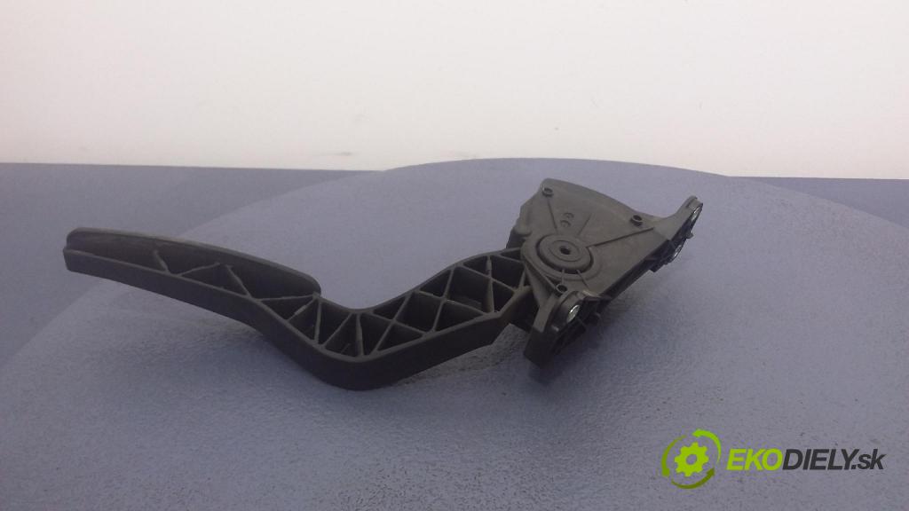 Dodge Magnum 2005 pedal Plyn: 04861681AA