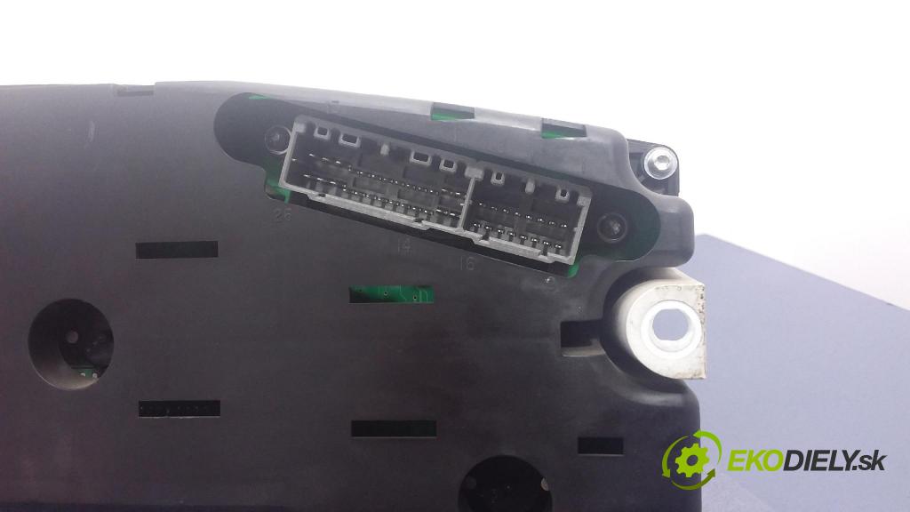 Dodge Magnum 2005 Přístrojová deska P04602497AE