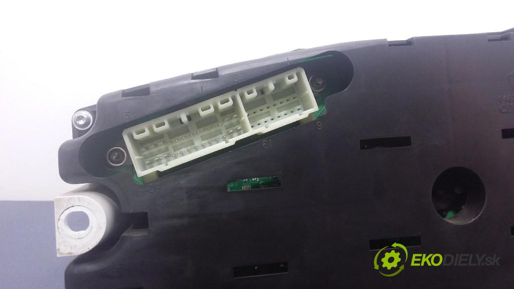 Dodge Magnum 2005 Přístrojová deska P04602497AE