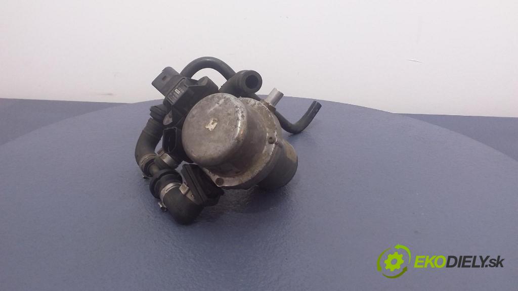 Vw Phaeton 2003 čerpadlo vakuová 8E0927317