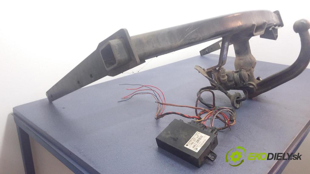 Vw Phaeton 2003 výstuha narazník zad 8E0907383