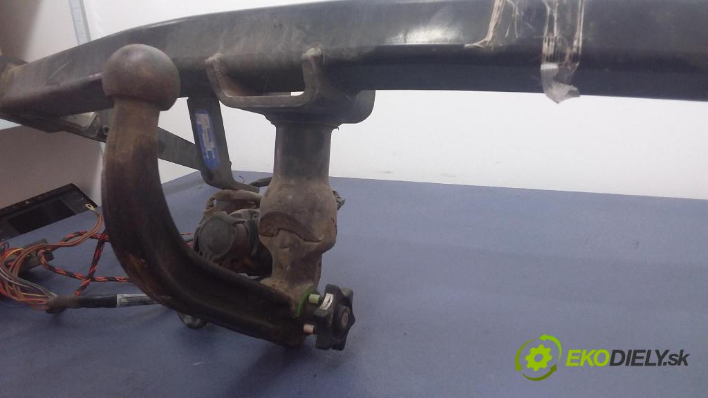 Vw Phaeton 2003 výstuha narazník zad 8E0907383