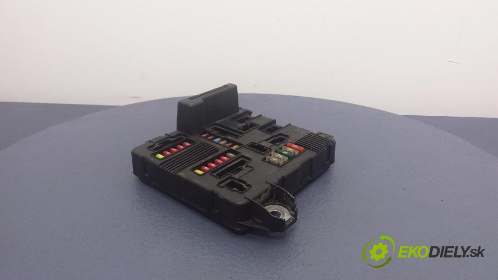 Renault Megane 2004 skříňka Pojistky 01