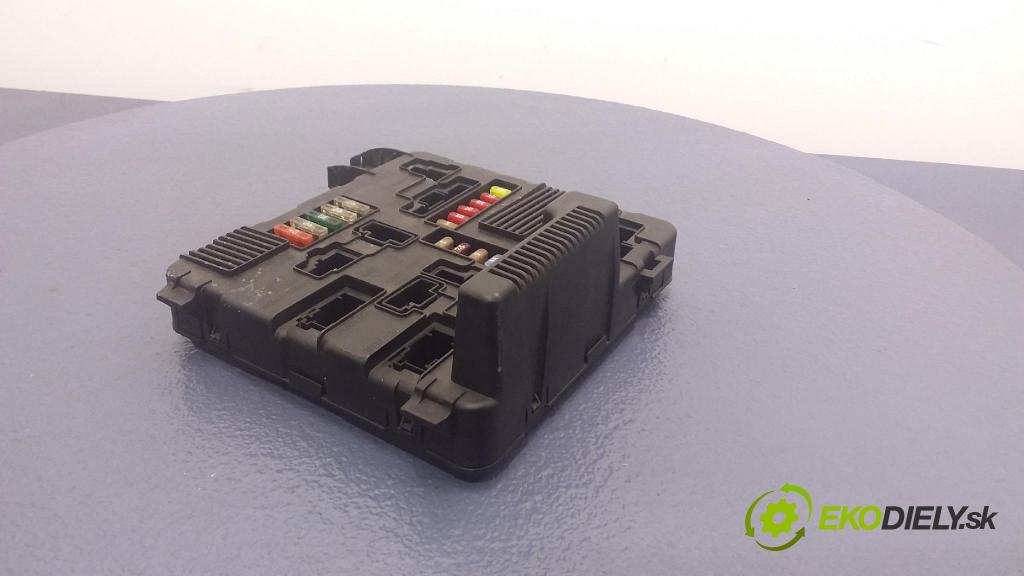 Renault Megane 2004 skříňka Pojistky 01