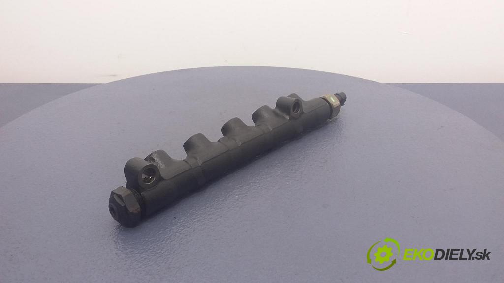 Toyota Avensis 1999 lišta Zásobování 89458-20020