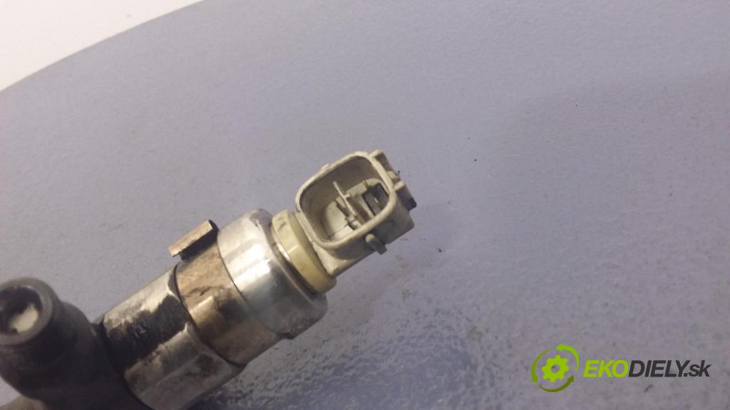 Toyota Avensis 1999 vstrek 23670-27010