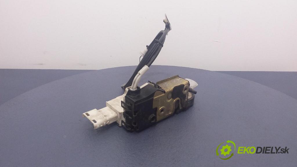 Peugeot 407 2008 zámok dvere Predné Vľavo: 01