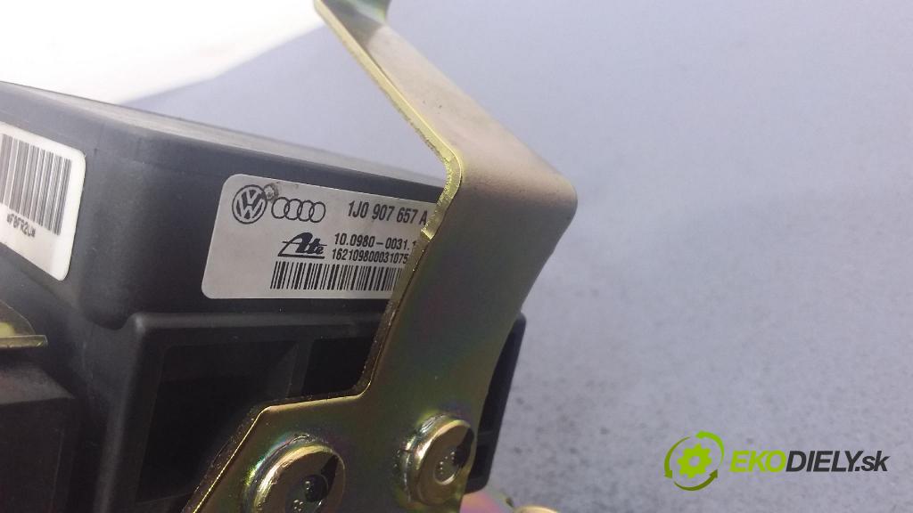 Volkswagen Sharan 2001 snímač ESP 1J0907657A