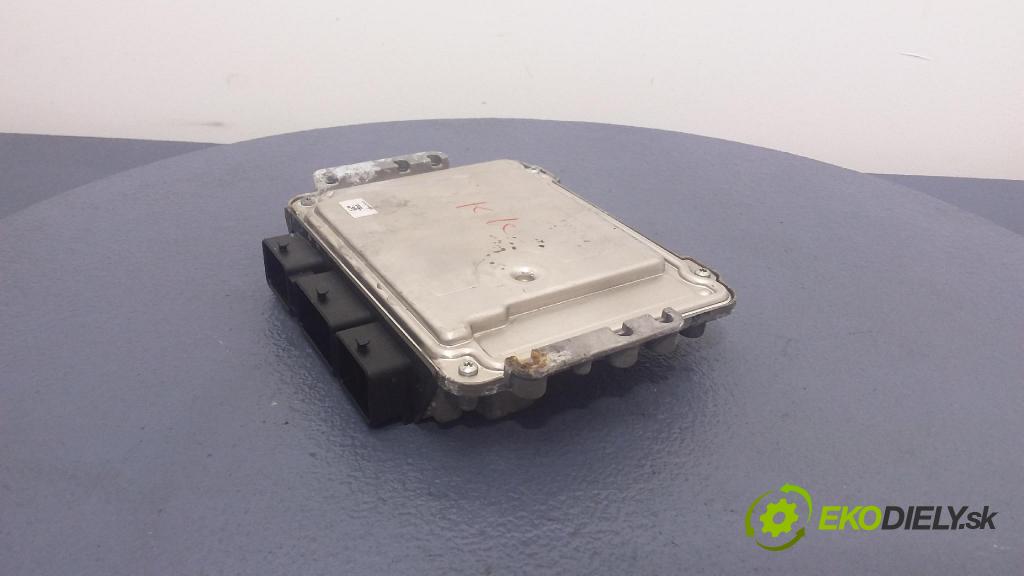 Mazda 3 2007 riadiaca jednotka Motor: 6M61-12A650-AB