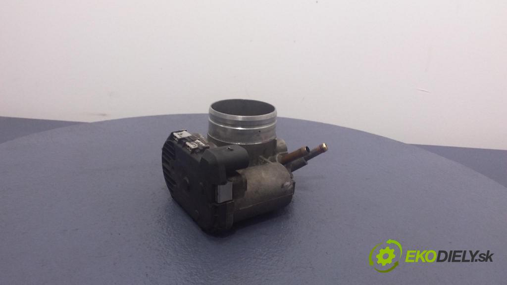 Audi A4 2003 klapka 06D133062