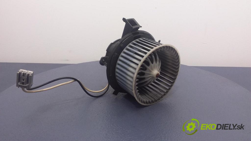 Opel Astra 2012 ventilátor Vzduch: U7253002