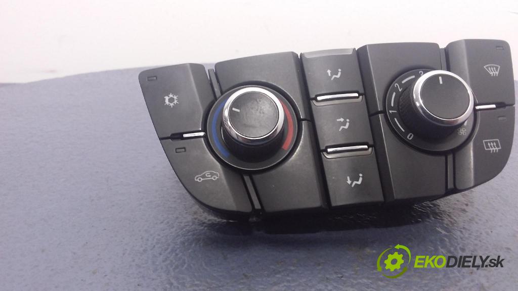 Opel Astra 2012 prepínač Klimatizácia: Prúd vzduchu: 13346092