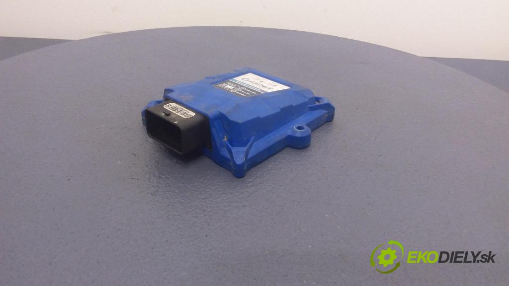 Volvo V50 2004 riadiaca jednotka 110R-010053