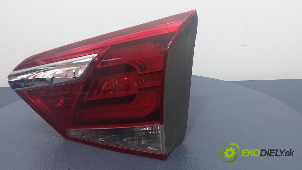 Hyundai I40 2017 svetlo / reflektor zad Prava: Vnútri: 92404-3Z5