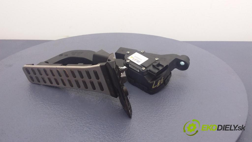 Hyundai I40 2017 pedal Plyn: 32727-3R300