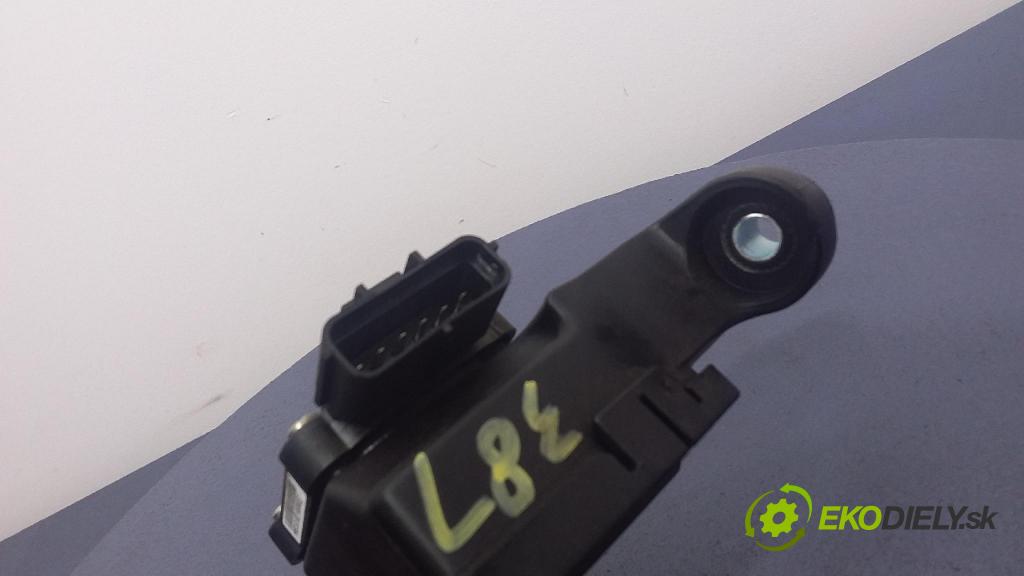 Hyundai I40 2017 pedal Plyn: 32727-3R300