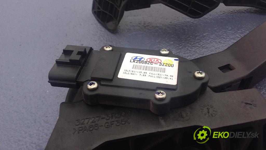 Hyundai I40 2017 pedal Plyn: 32727-3R300