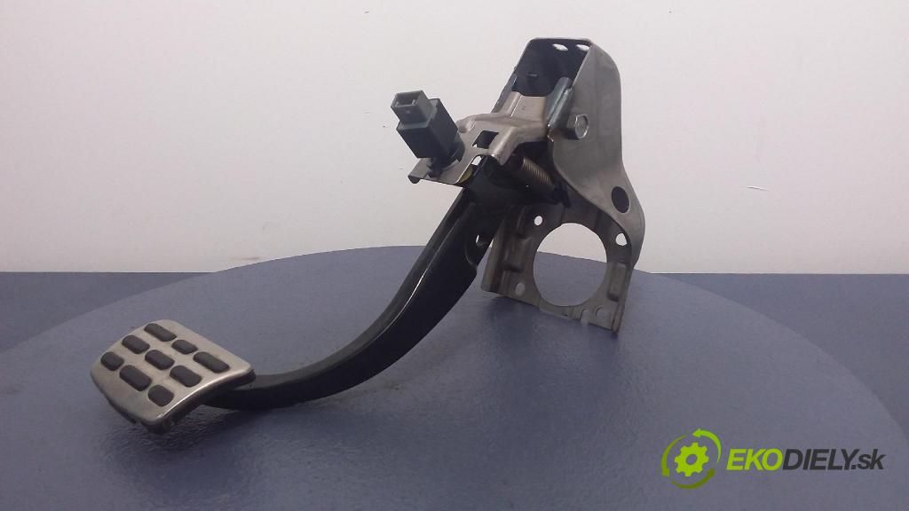 Hyundai I40 2017 pedále 938133S800