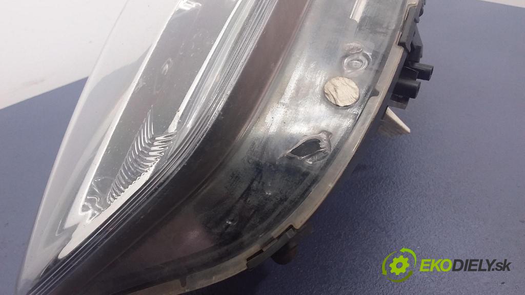 Hyundai I40 2017 Reflektor: Vľavo: 01