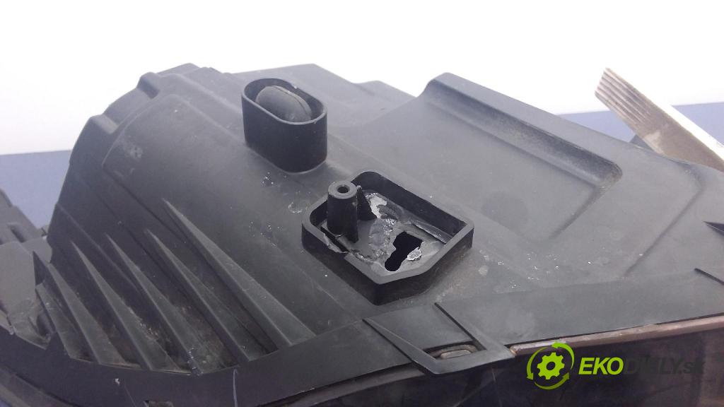 Hyundai I40 2017 Reflektor: Vľavo: 01