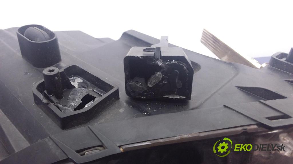 Hyundai I40 2017 Reflektor: Vľavo: 01