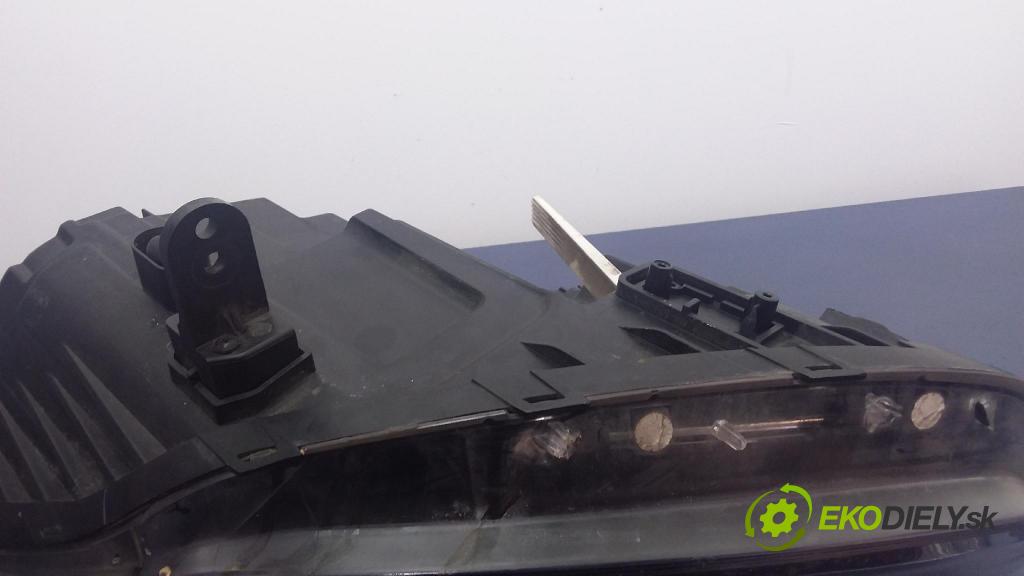 Hyundai I40 2017 Reflektor: Vľavo: 01