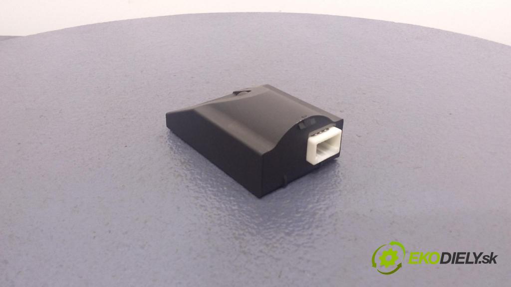 Hyundai I40 2017 snímač / riadiaca jednotka PDC 95895-3Z004