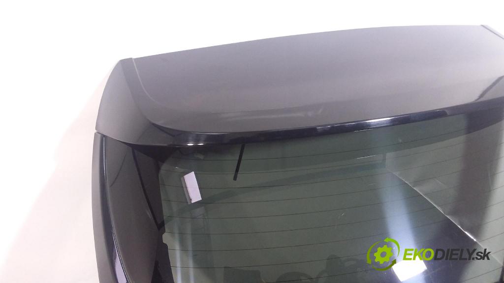 Hyundai I40 2017 zadna dveře kufra: kufra: NKA