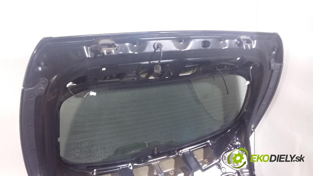 Hyundai I40 2017 zadna dveře kufra: kufra: NKA