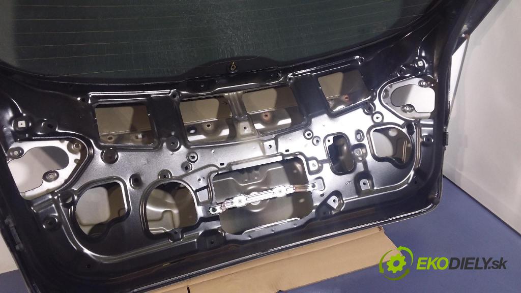 Hyundai I40 2017 zadna dveře kufra: kufra: NKA