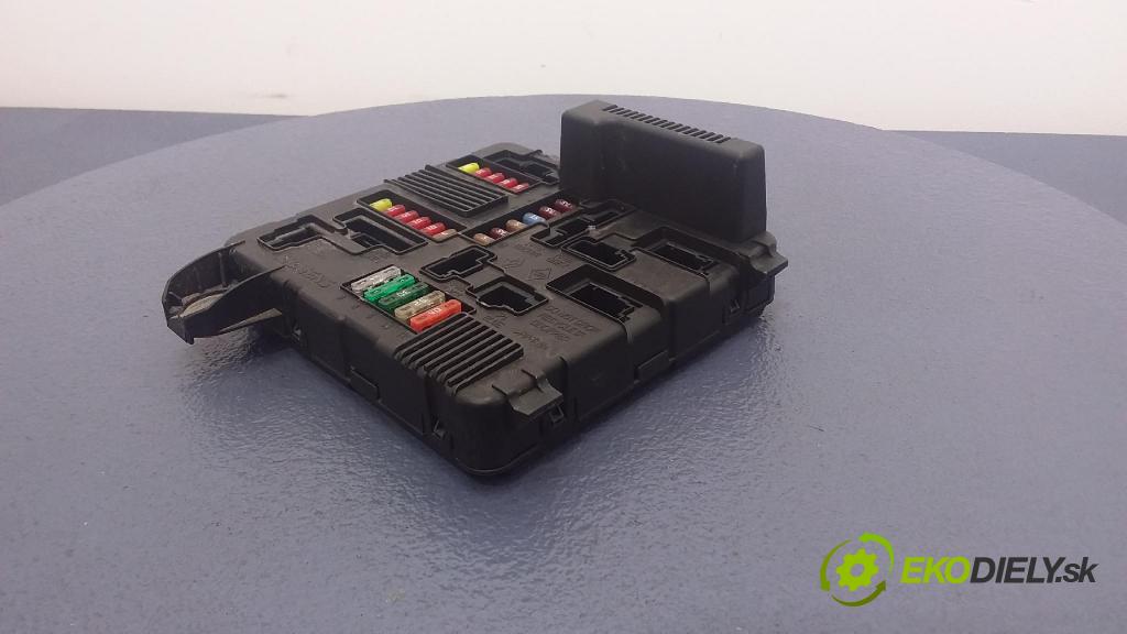 Renault Scenic 2005 skříňka Pojistky 8200306032B