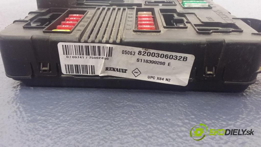 Renault Scenic 2005 skříňka Pojistky 8200306032B