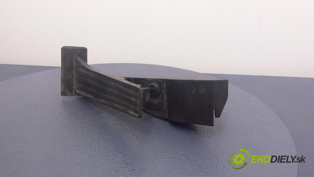 Bmw 320 2003 pedal Plyn: 6762481