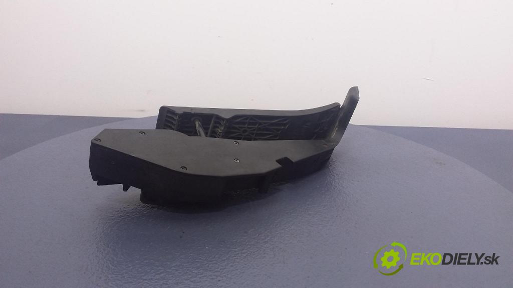 Bmw 320 2003 pedal Plyn: 6762481