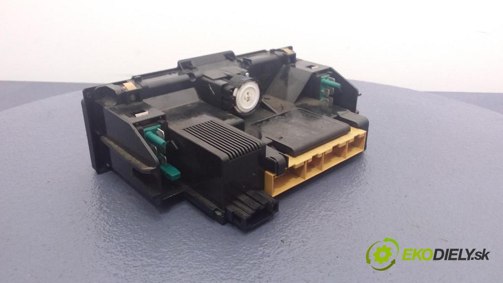 Audi A4 2000 prepínač Klimatizácia: Prúd vzduchu: 8D0820043N