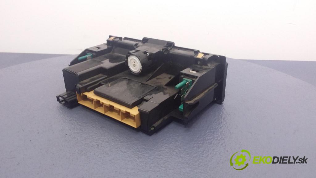 Audi A4 2000 prepínač Klimatizácia: Prúd vzduchu: 8D0820043N