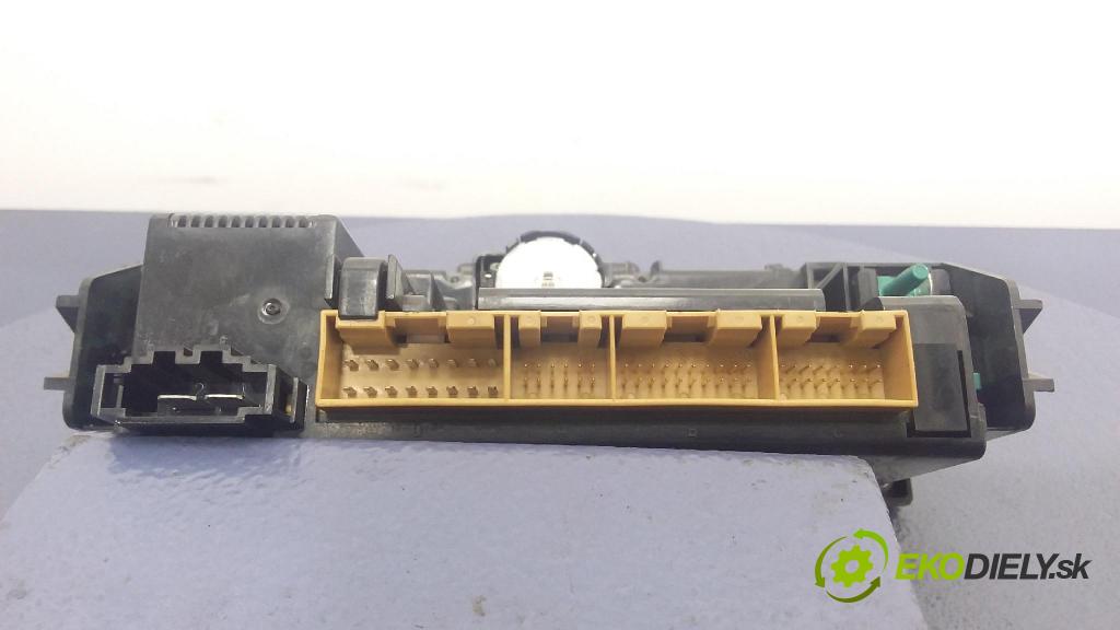 Audi A4 2000 prepínač Klimatizácia: Prúd vzduchu: 8D0820043N