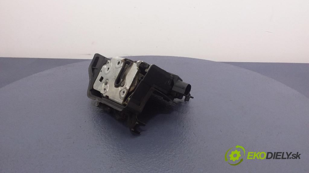 Bmw 320 2003 zámek dveře před Levý: 82534310