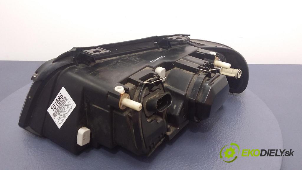 Audi A4 1996 světlo v pravo: 08-441-1137R